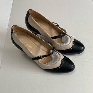 Naturalizer black and cream vintage style pumps size 9 1/2 Wide